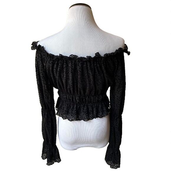 NWT Charmed Hearts Women’s Black Off the Shoulder Cropped Peasant Blouse. Size M - Picture 8 of 11